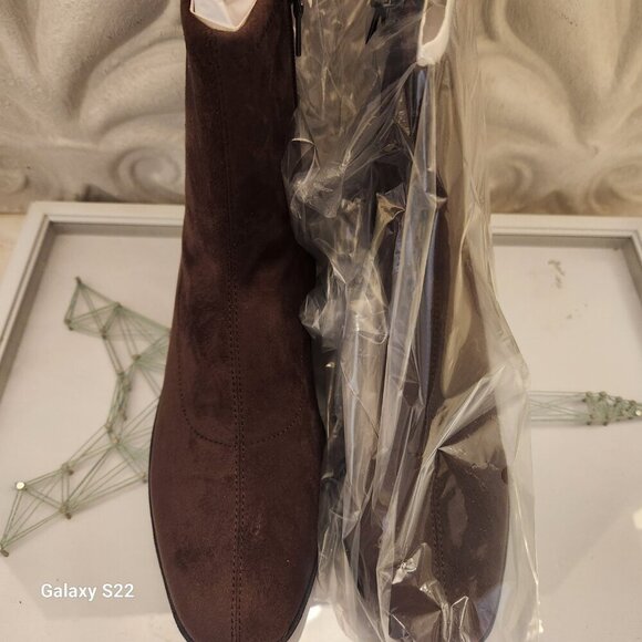Aerosoles " Chiara" Java Faux Suede Boots. NIB. Size 9.5 - Picture 4 of 9